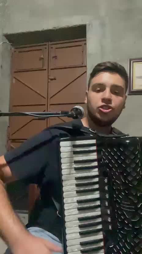 @Giovanni Defazio