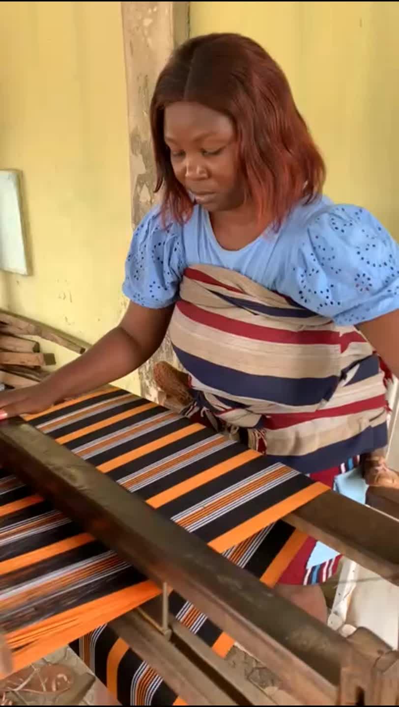 @asooke weaver/vendor in ibadan