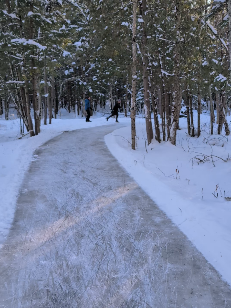 @Les sentiers d'à Côté ⛸️🌲
