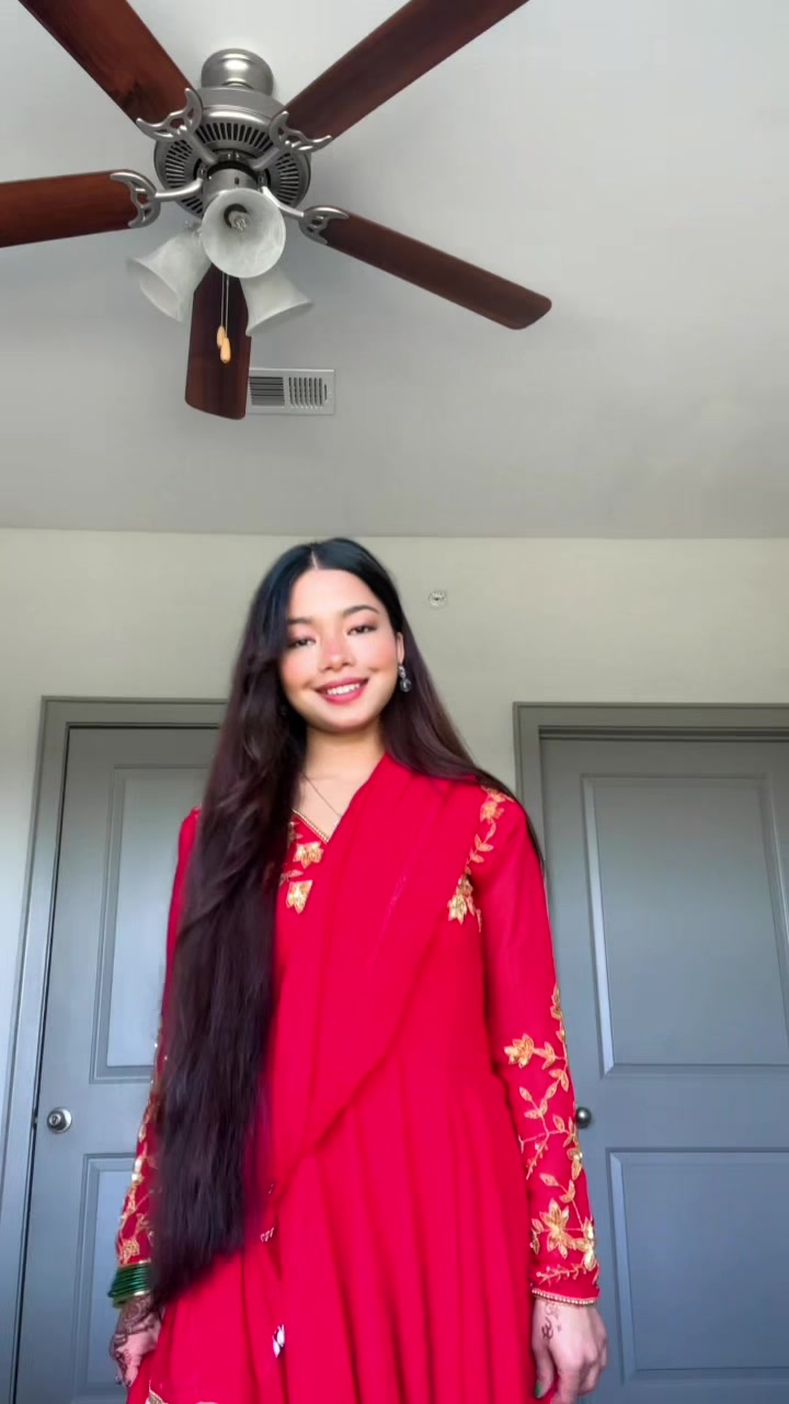 @S:)🦚❤️