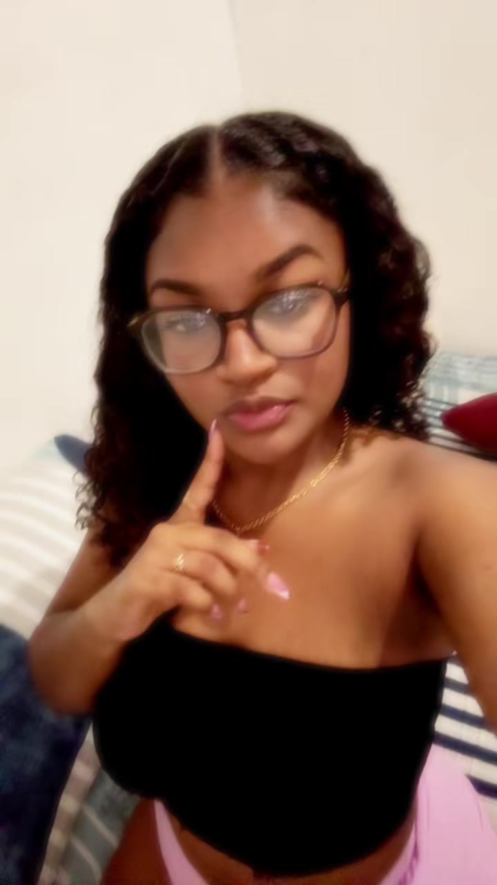 @Mia Flavaney🦋