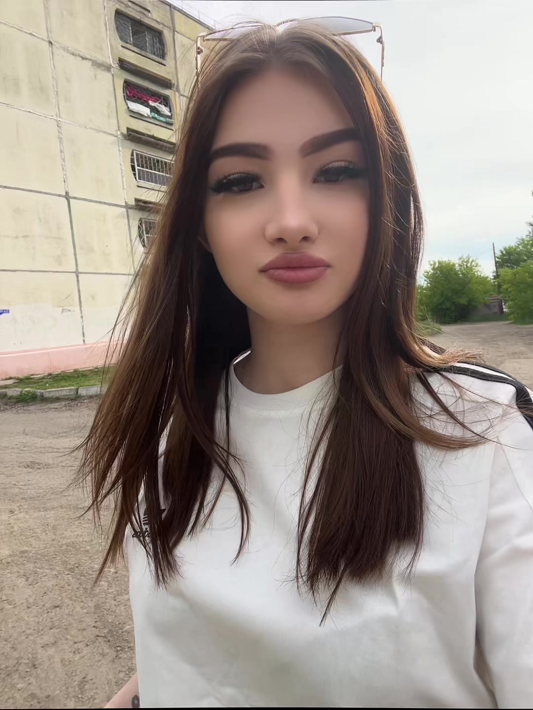 @M.F
