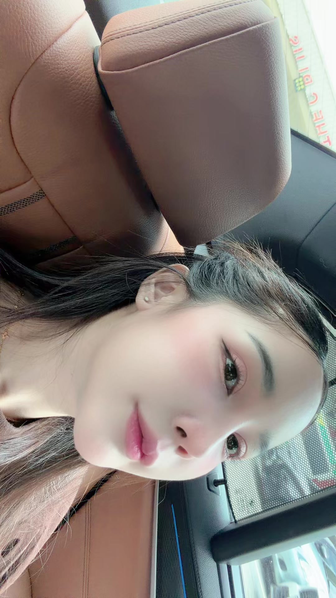@FB : พลอยไพลิน ธนวัฒน์