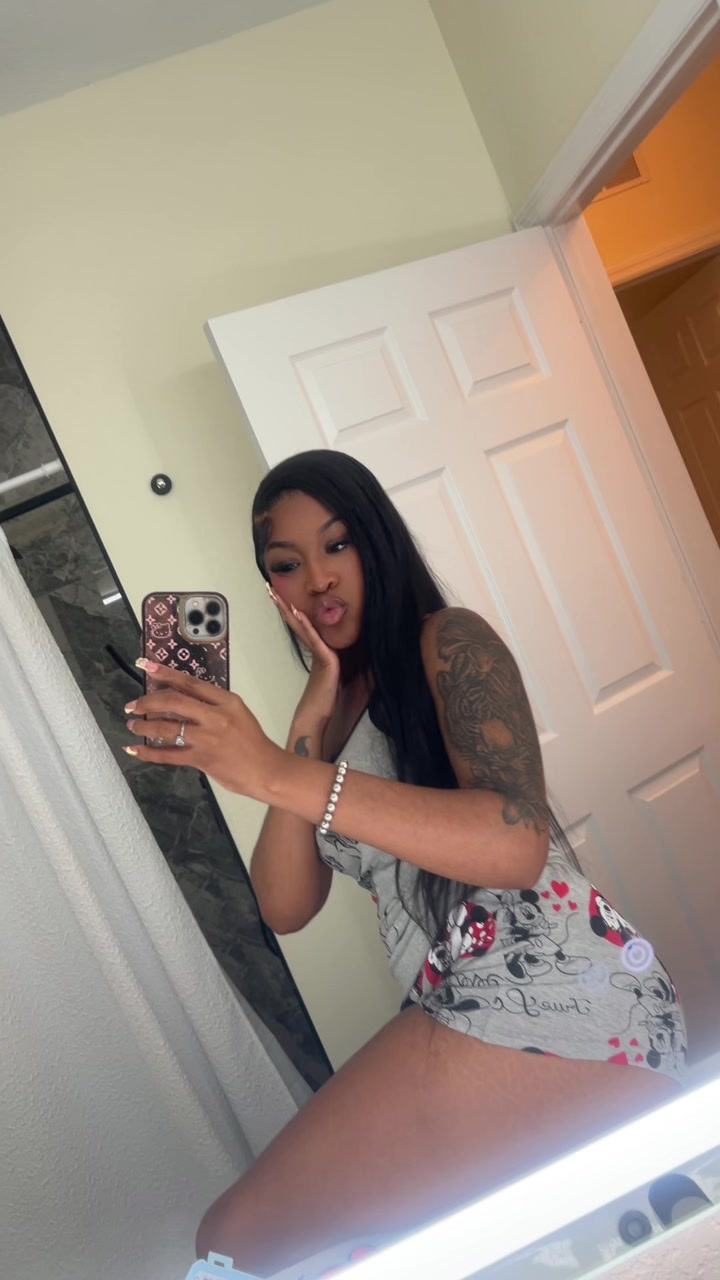@QueenNae