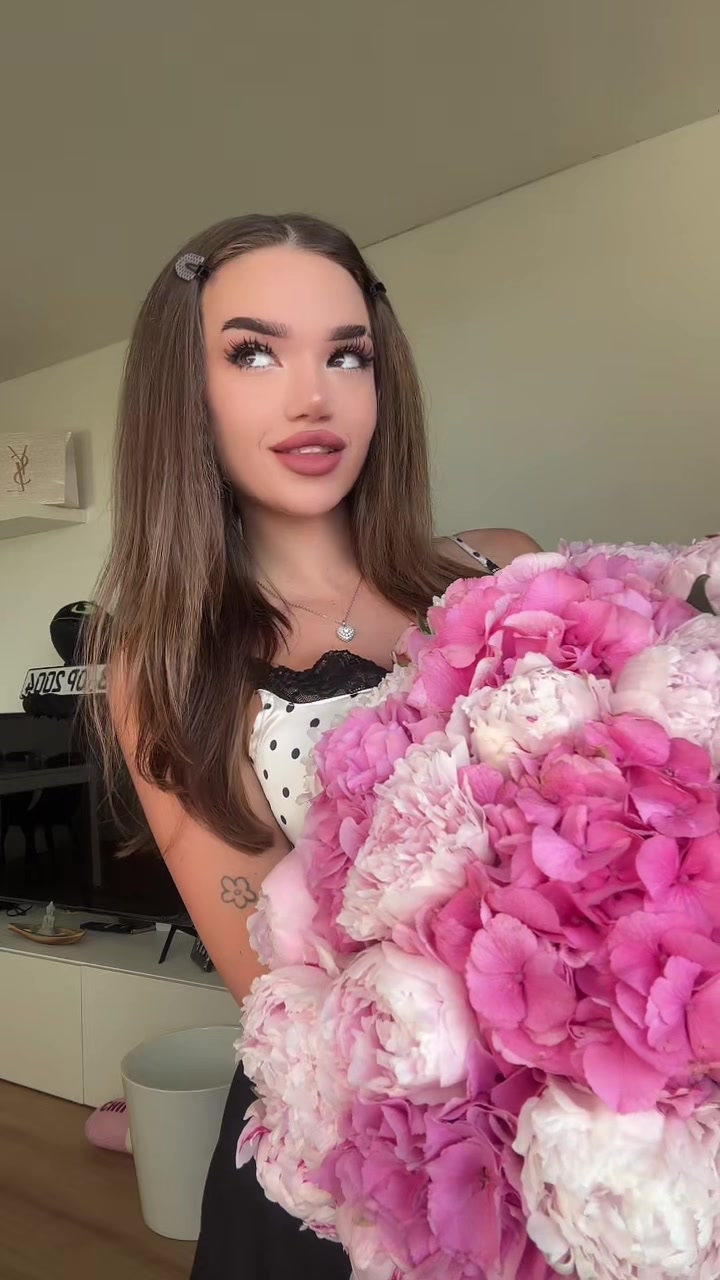 @ANNIE🪭