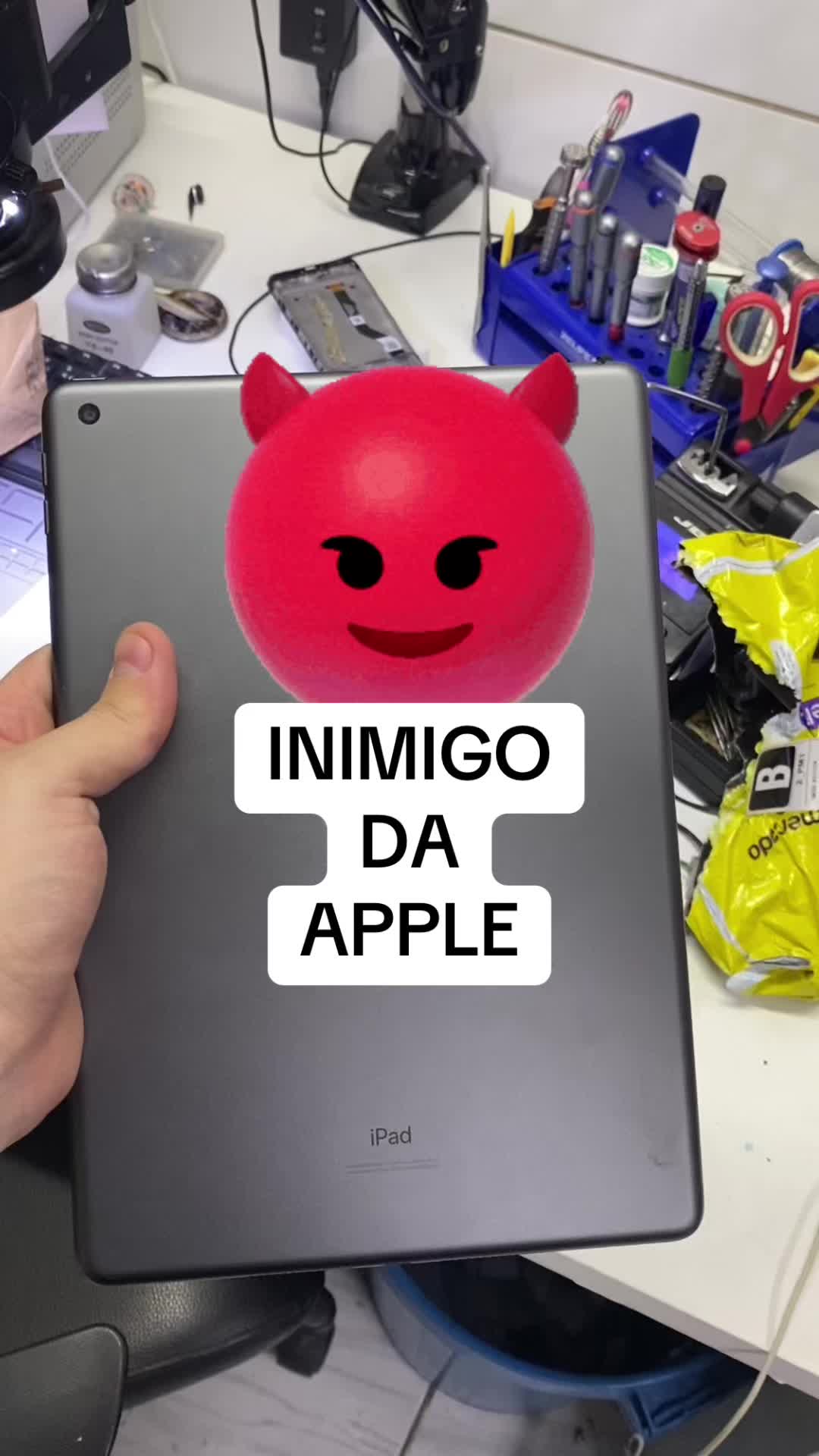 @Alecs