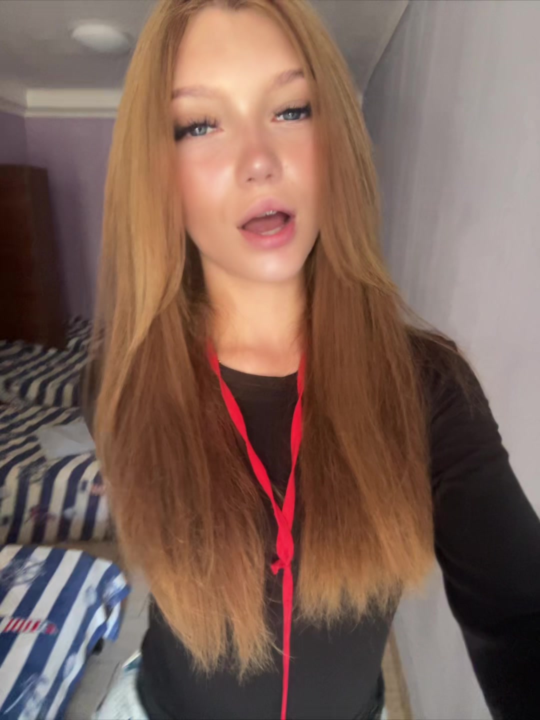@Lika_2402