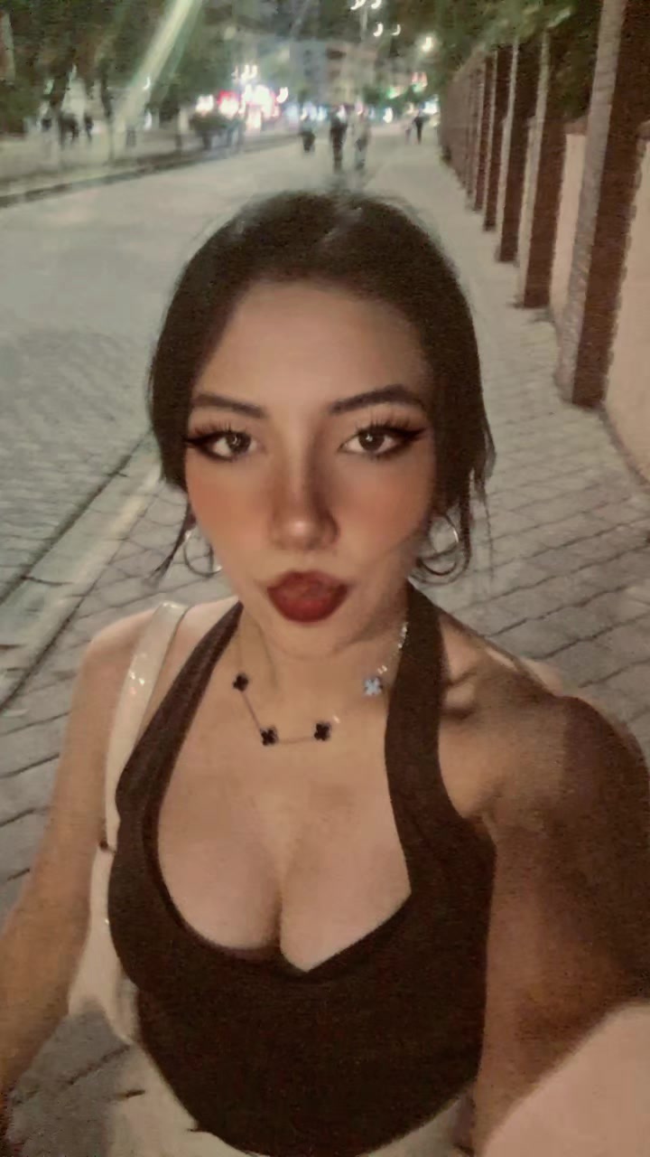 @✹