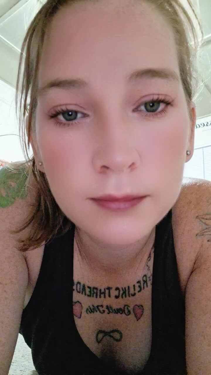 @SimplyLizzy93