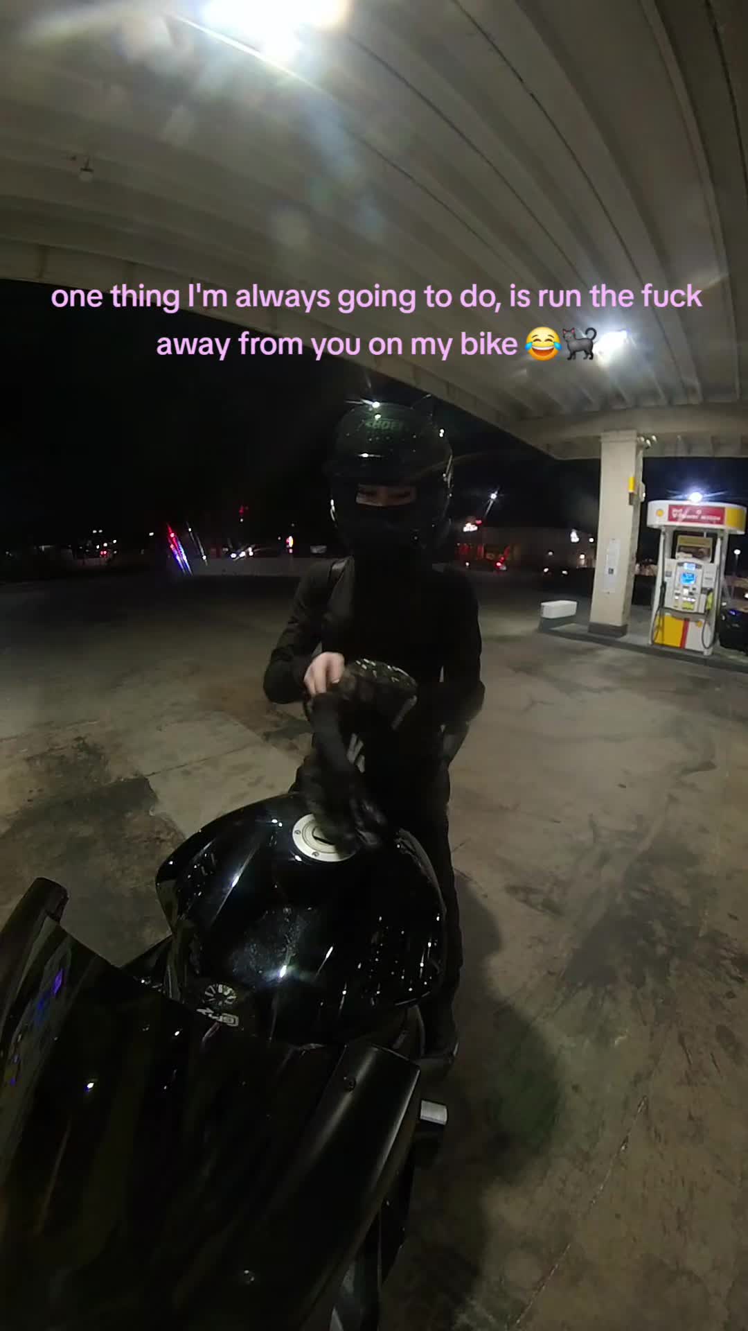 @Glitter Kittie 🇫🇮🦇