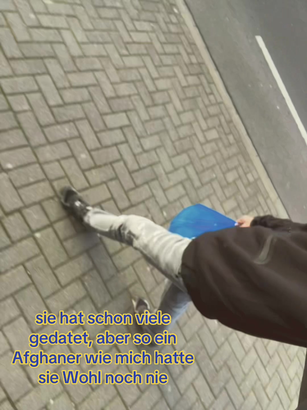 @⃟