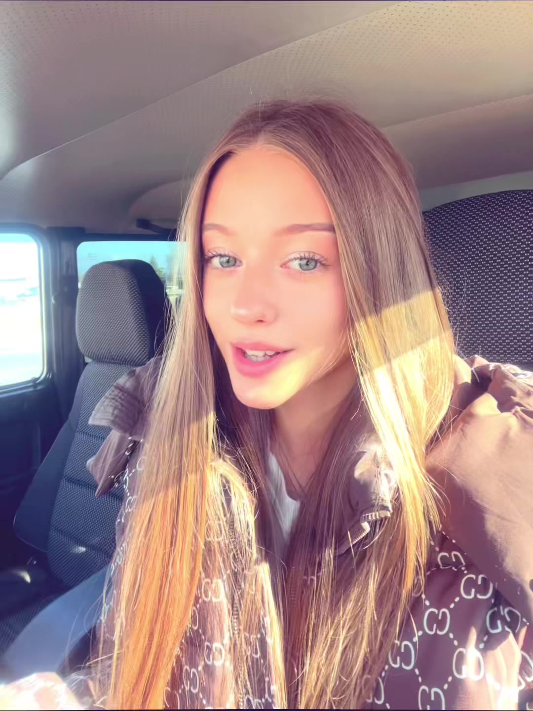 @~Викуля~💋
