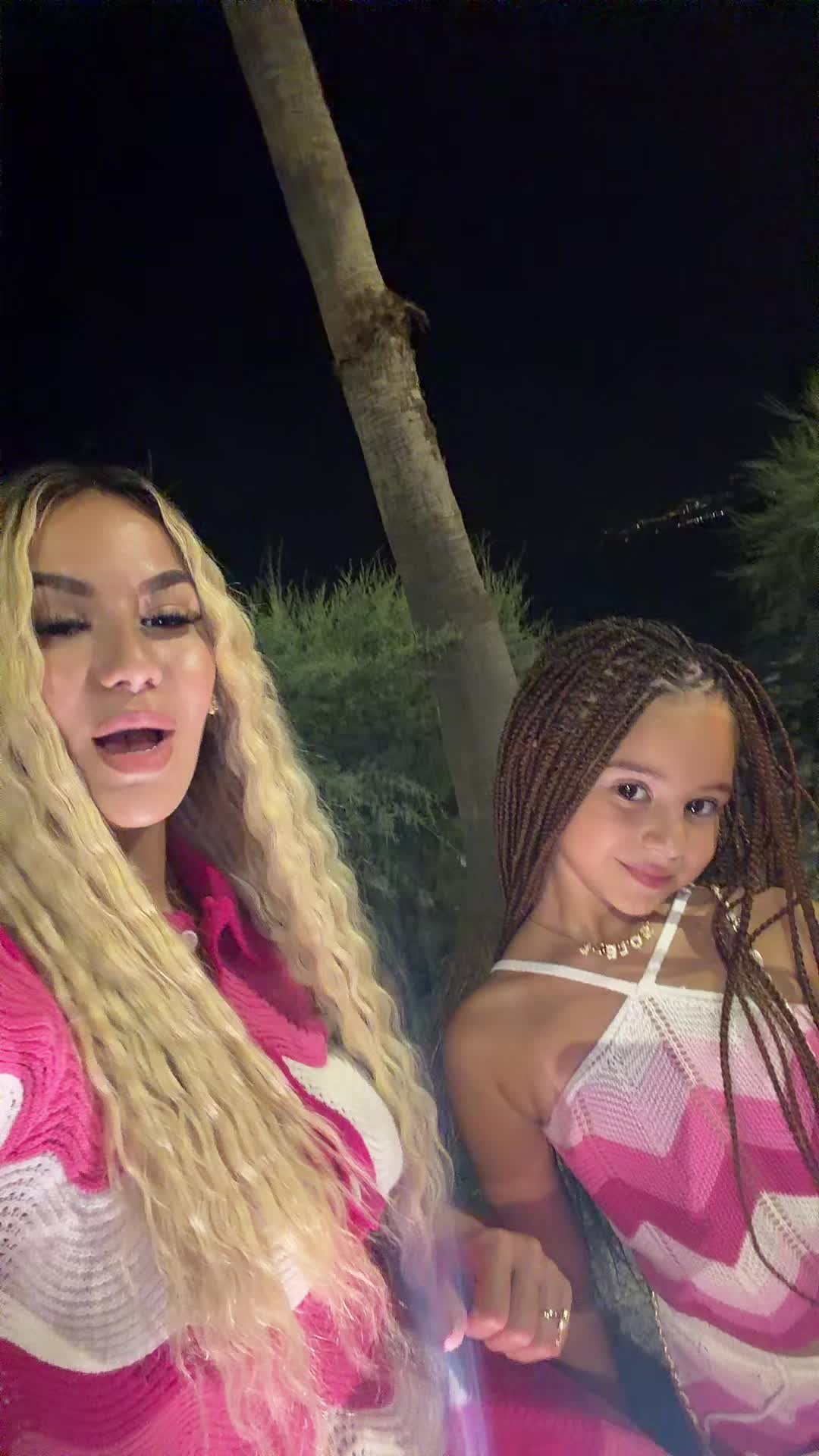 @MelinaPieroSoleil👩👧