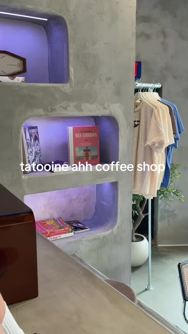 @Khloee