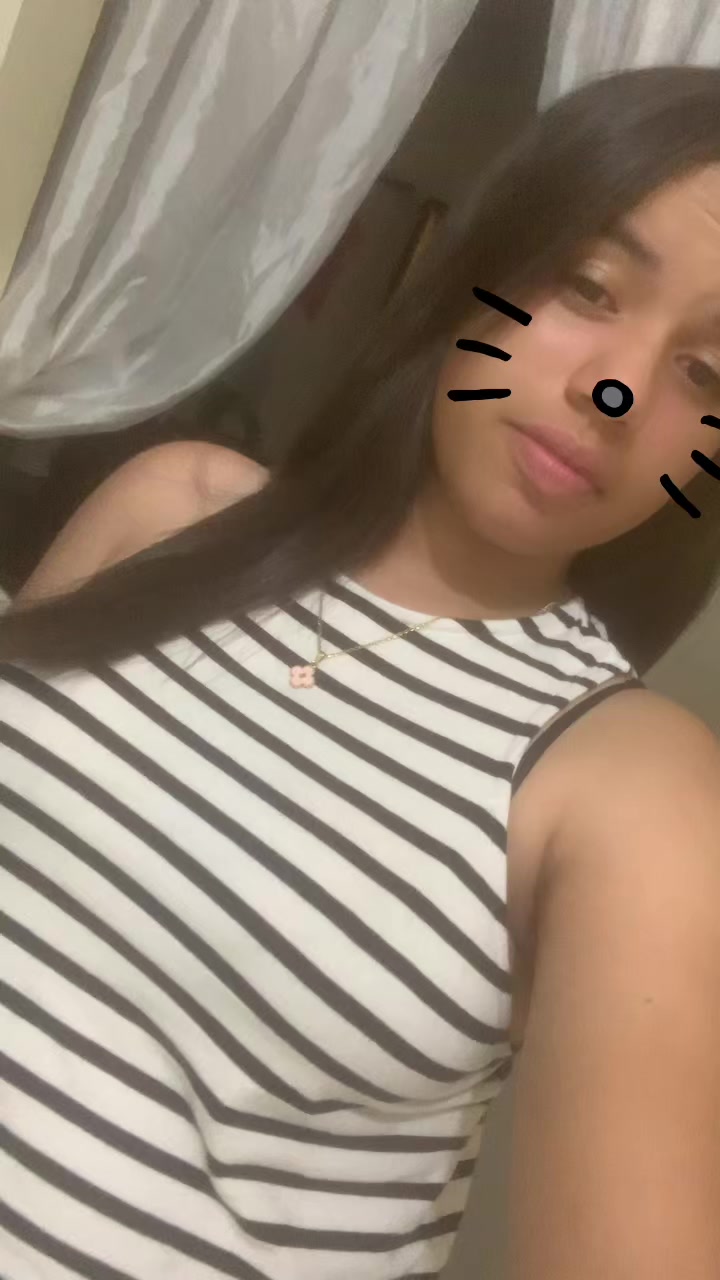 @🧍🏻&zwj;♀️👸🏻