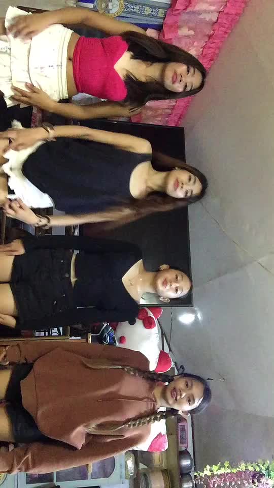 @👯♀️