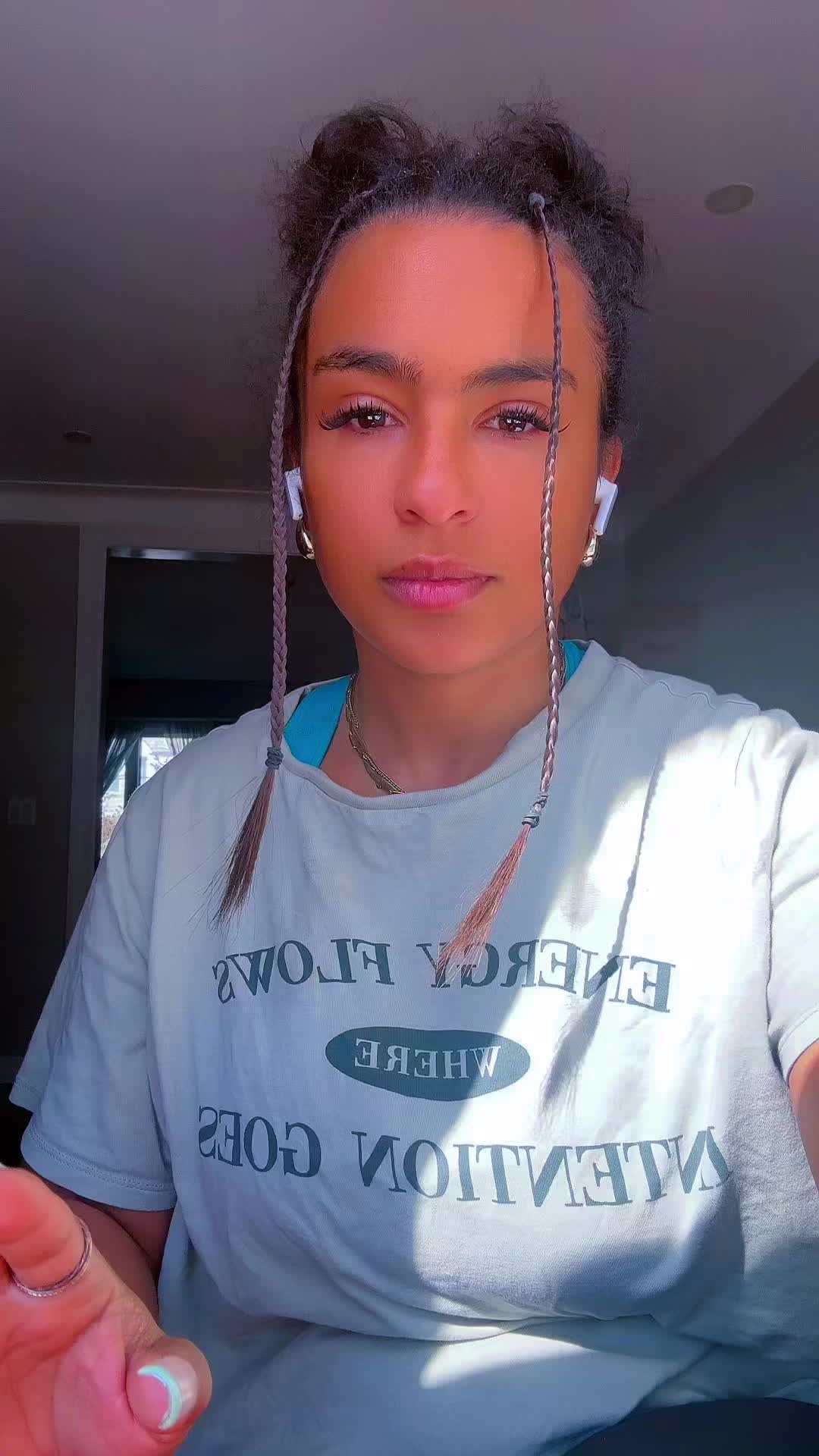 @Alinna  🦋