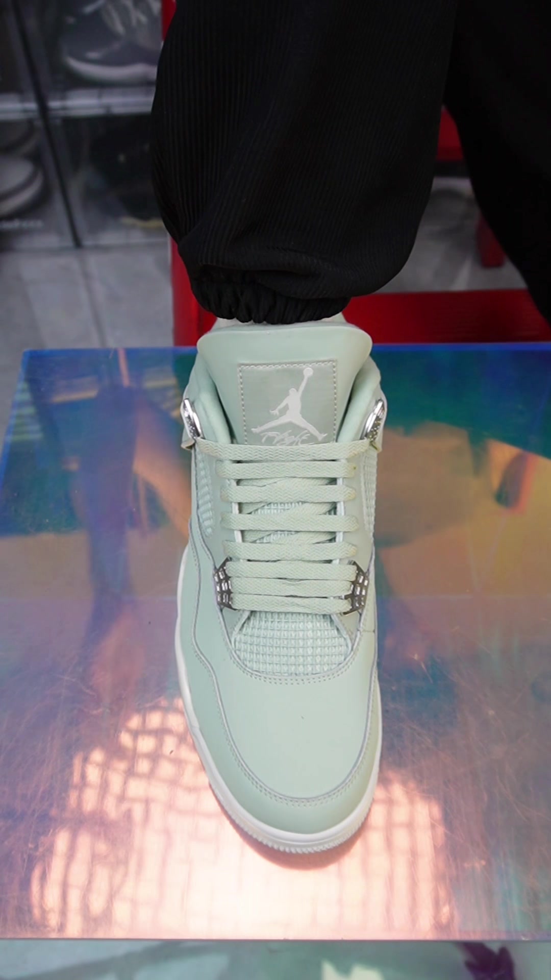@Lacedsneaker