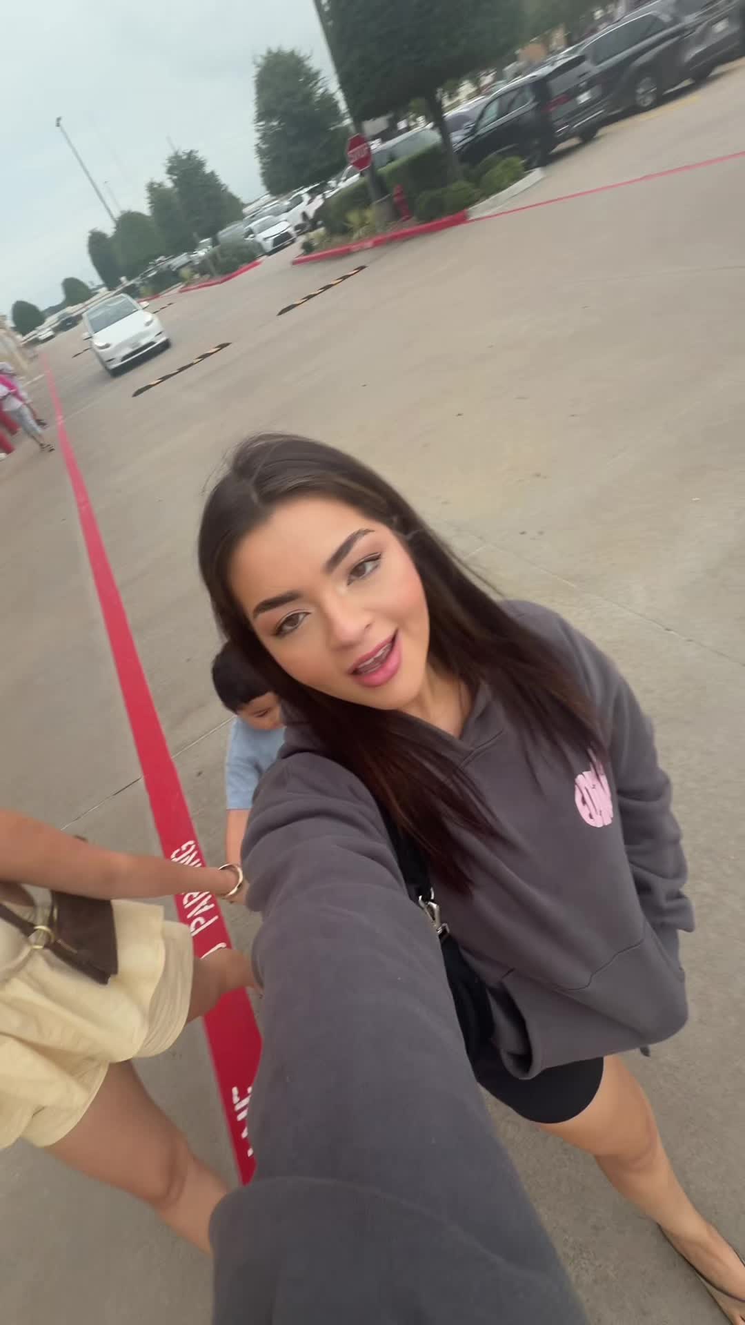 @Josselyn