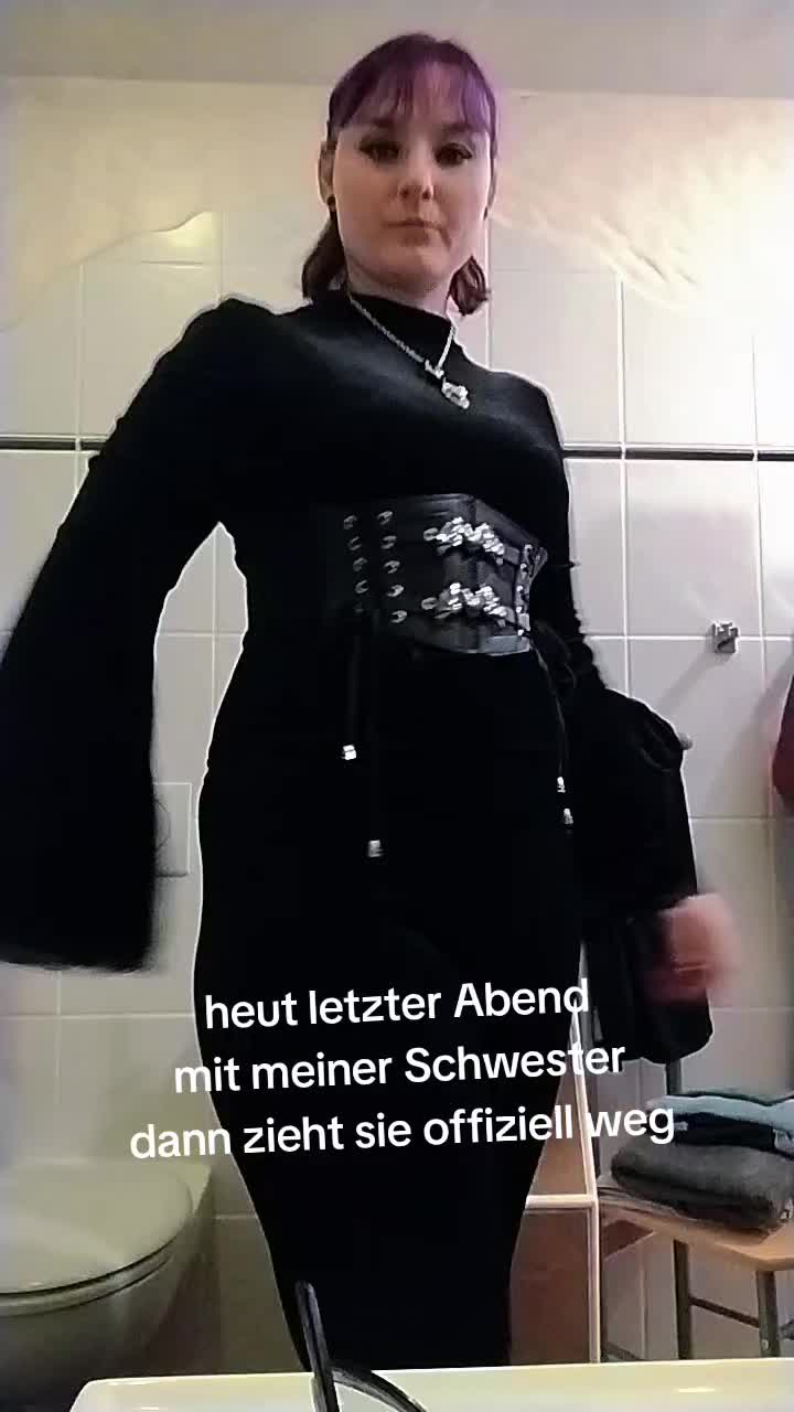 @GothMichi Team💚💜LariiVanHell