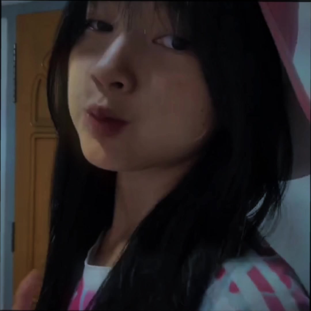 @Aye chan cutie
