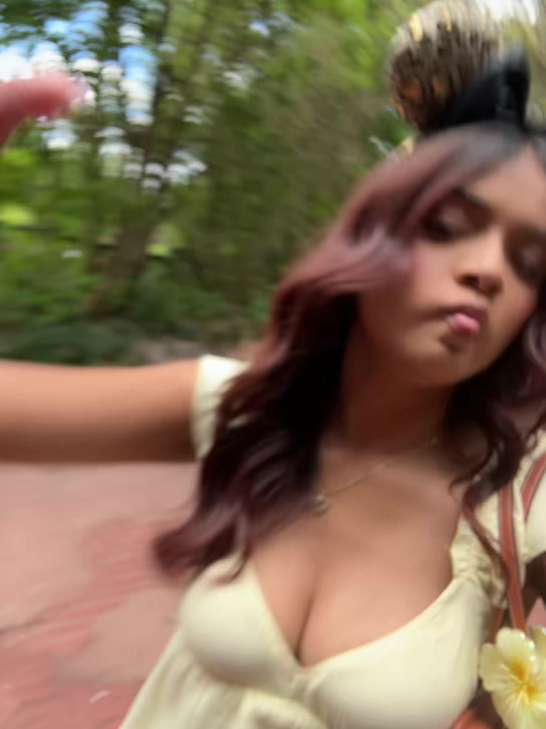 @👩🏽&zwj;❤️&zwj;💋&zwj;👩🏽