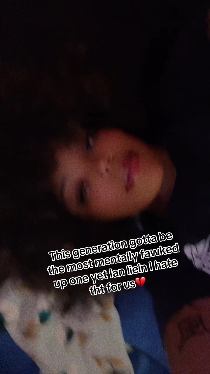 @thelyssarayne