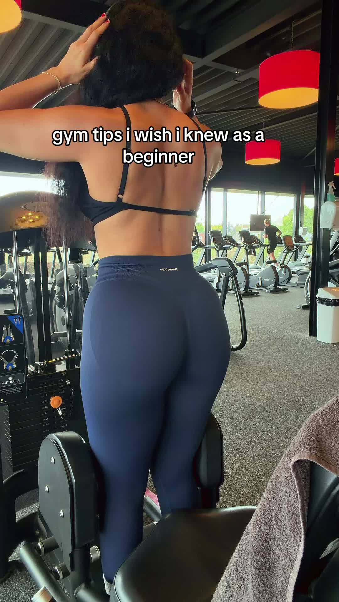 @EllxFit