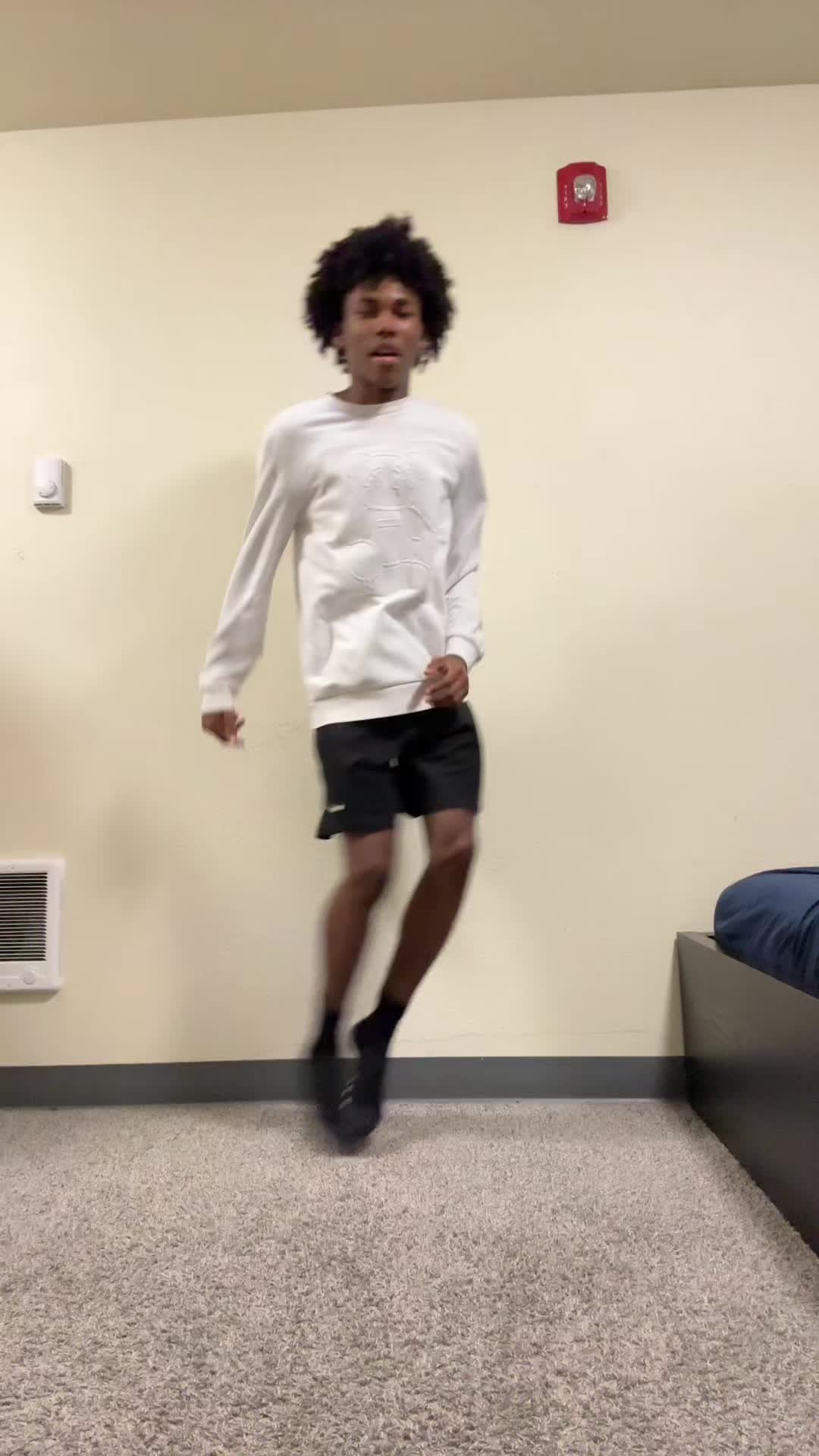@￼