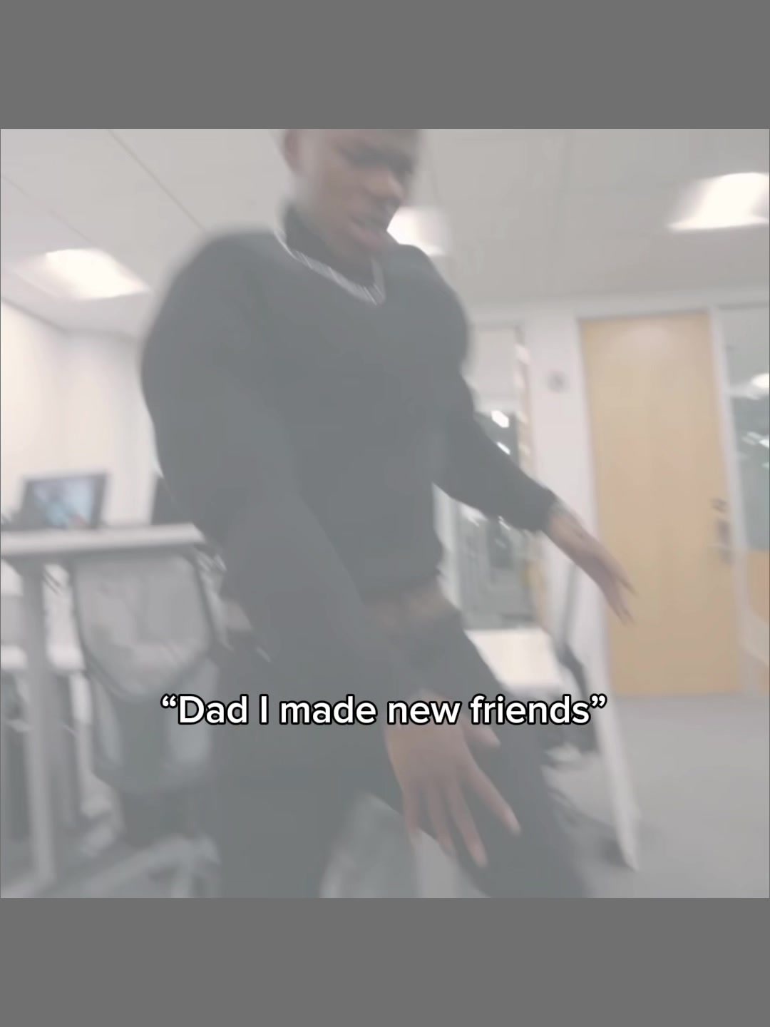 @￴