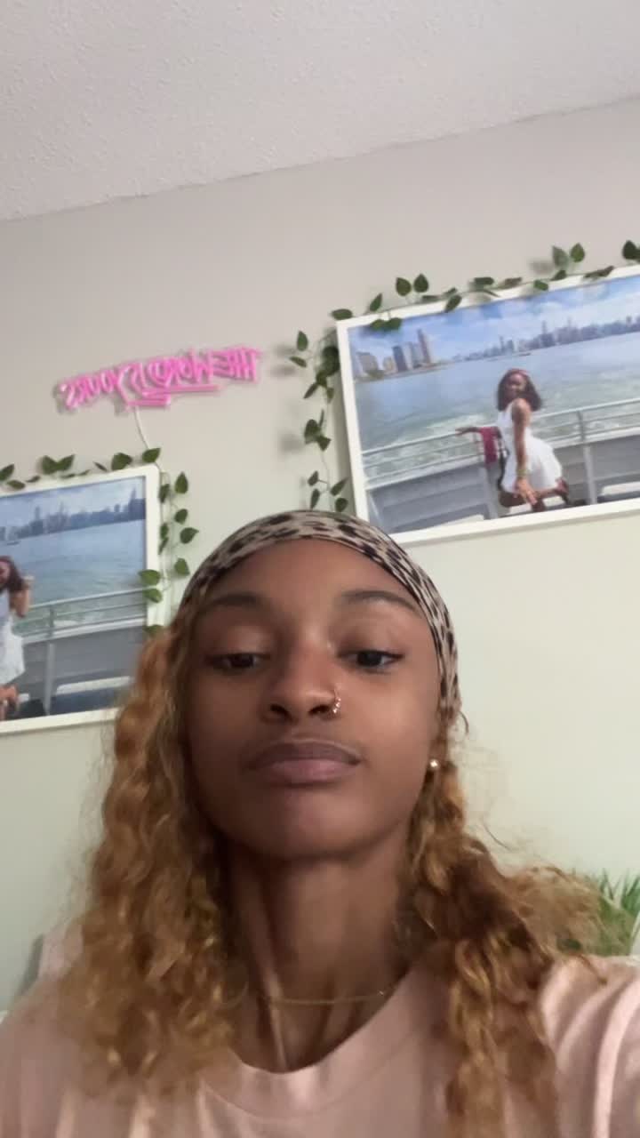@Asha G / CLT content creator