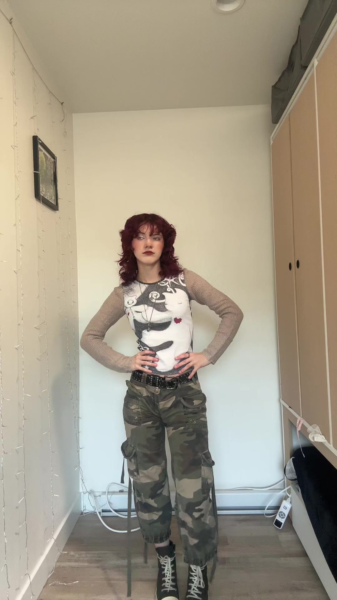 @~