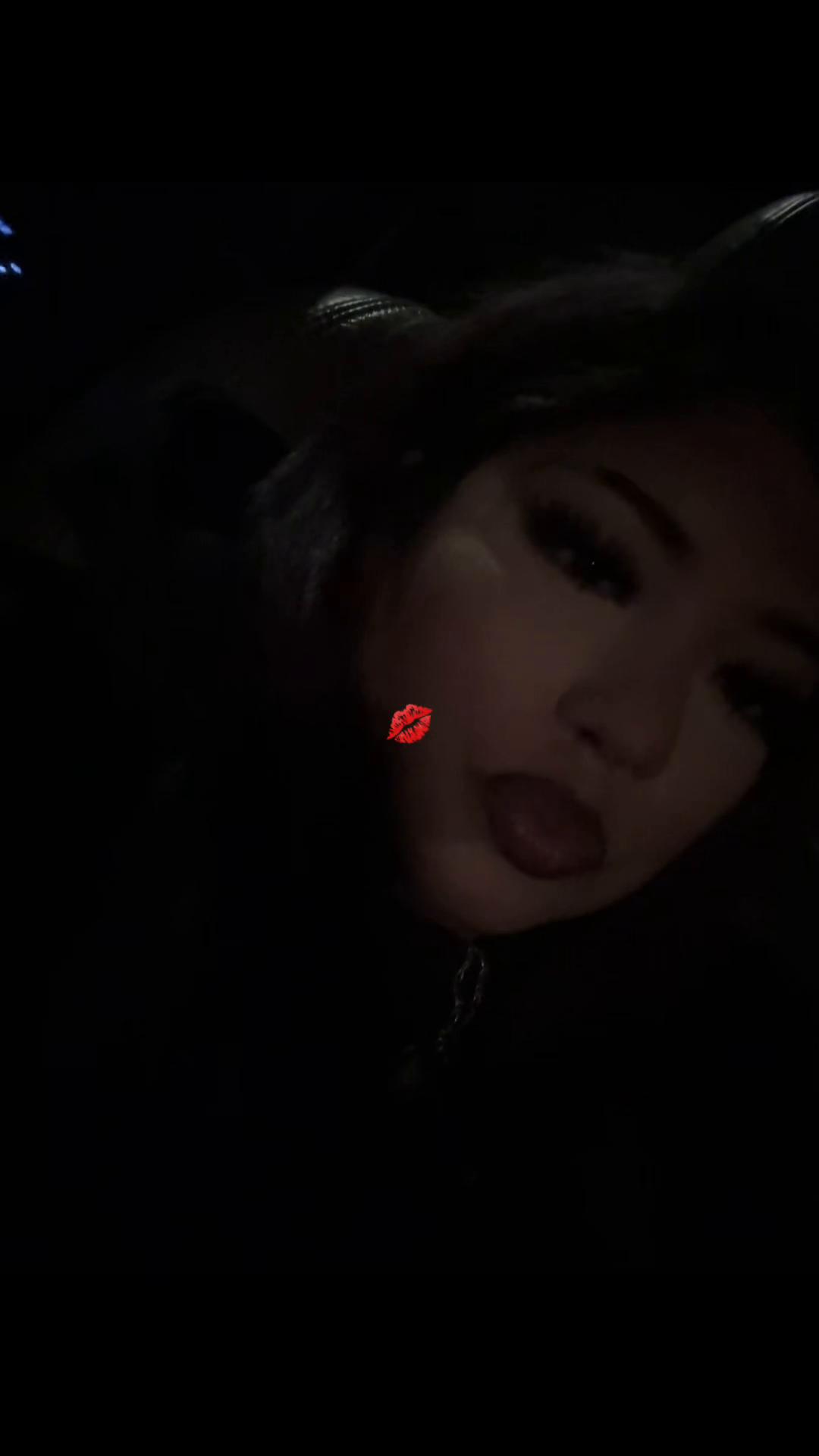 @Mariꨄ︎