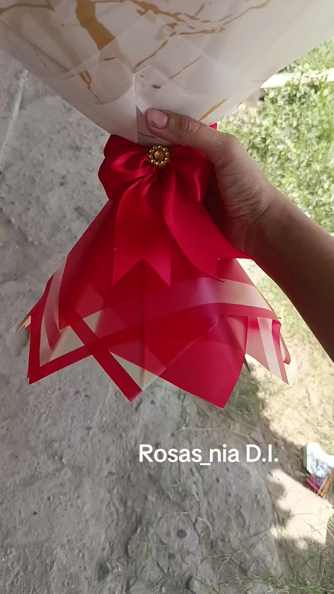 @Rosas_Nia D.I.🌹