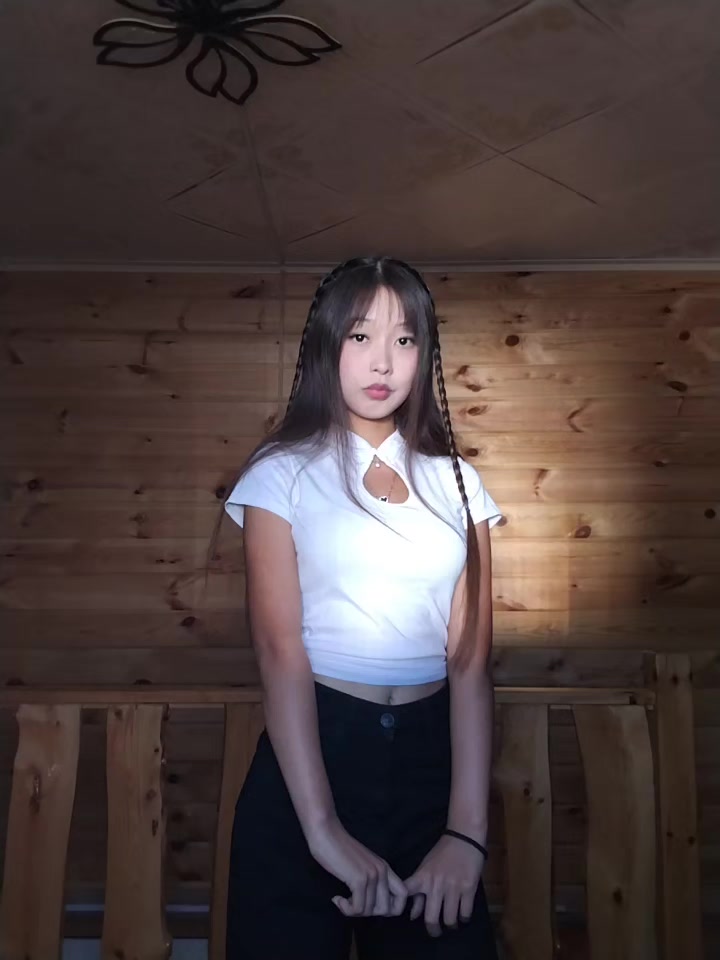 @arishaa