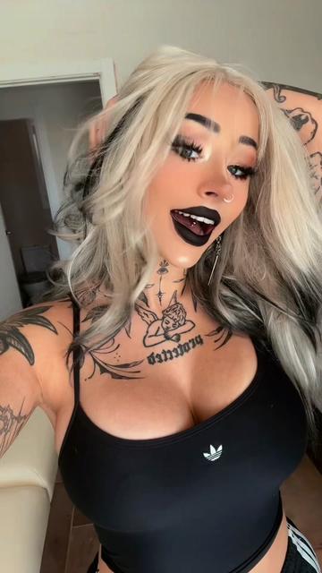 @Em🖤
