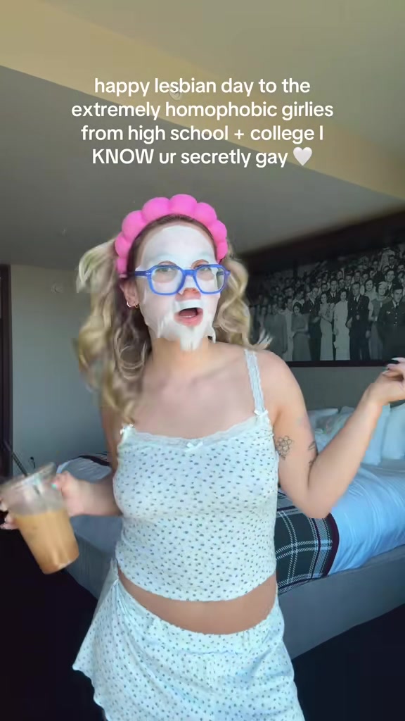 @mo!