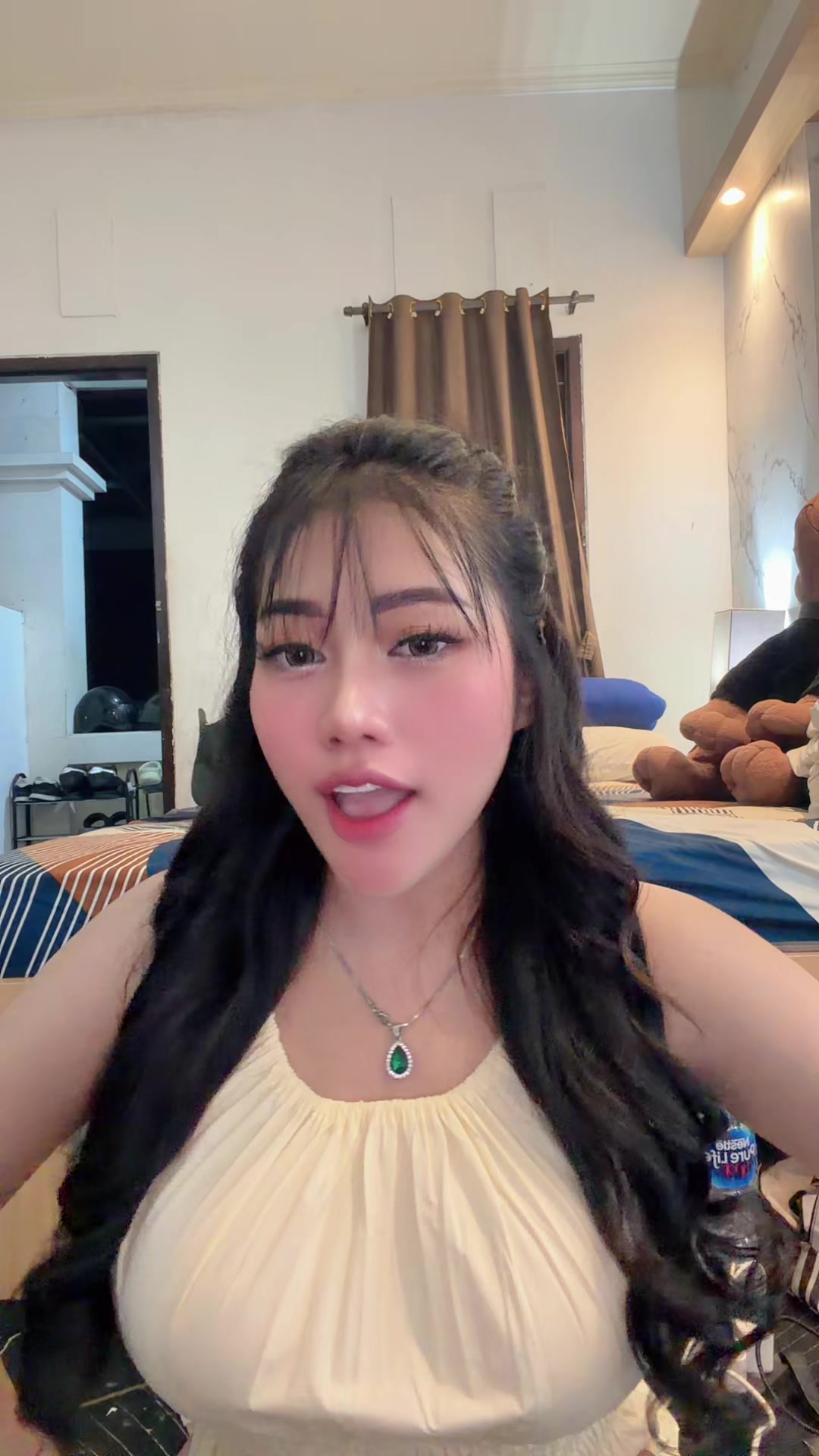 @V🐬