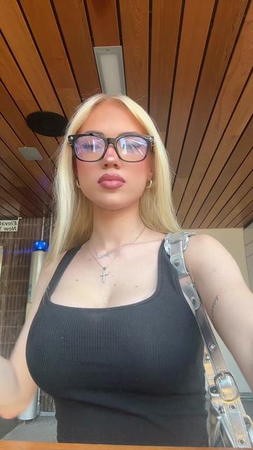 @bella
