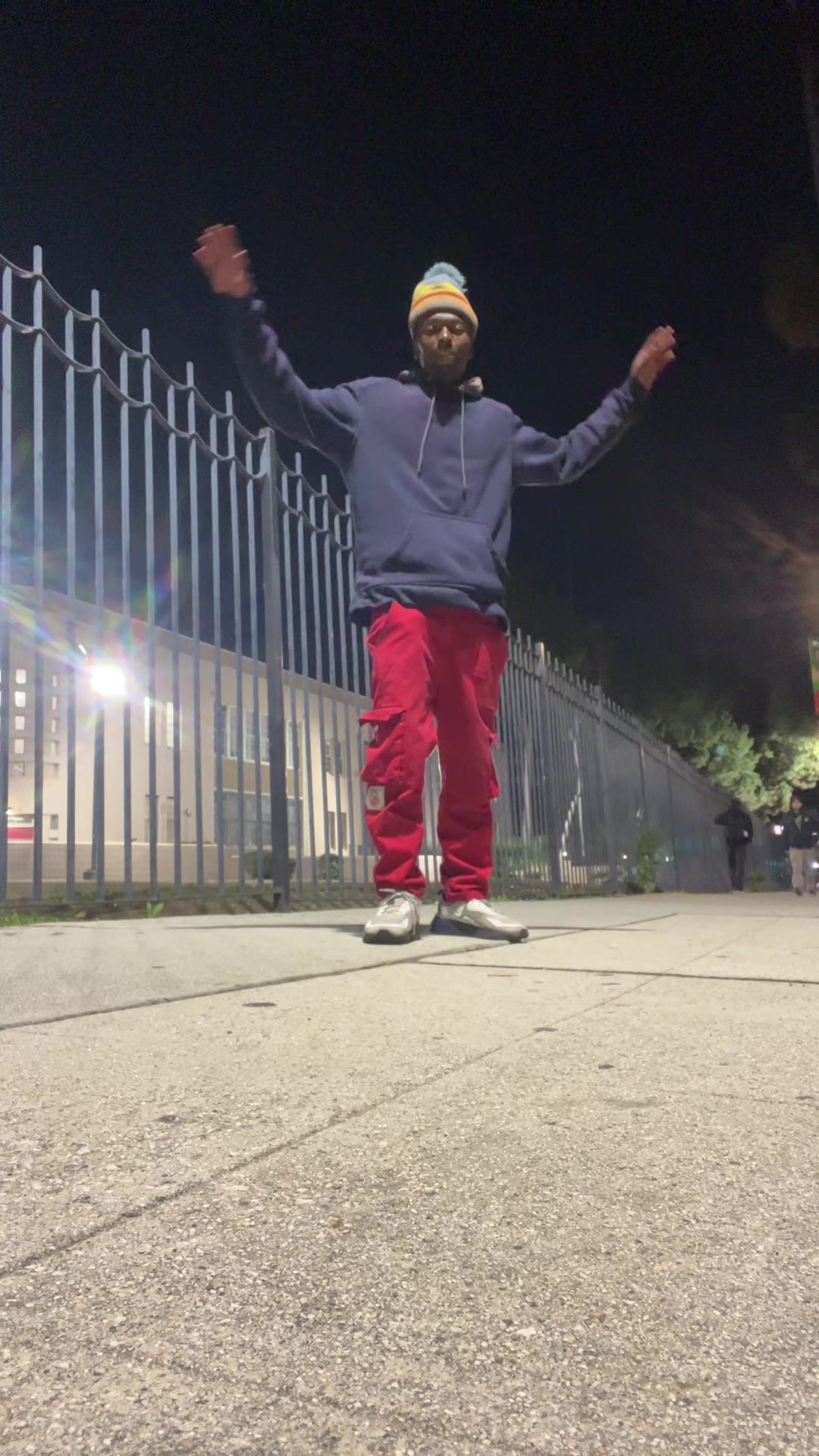 @LV
