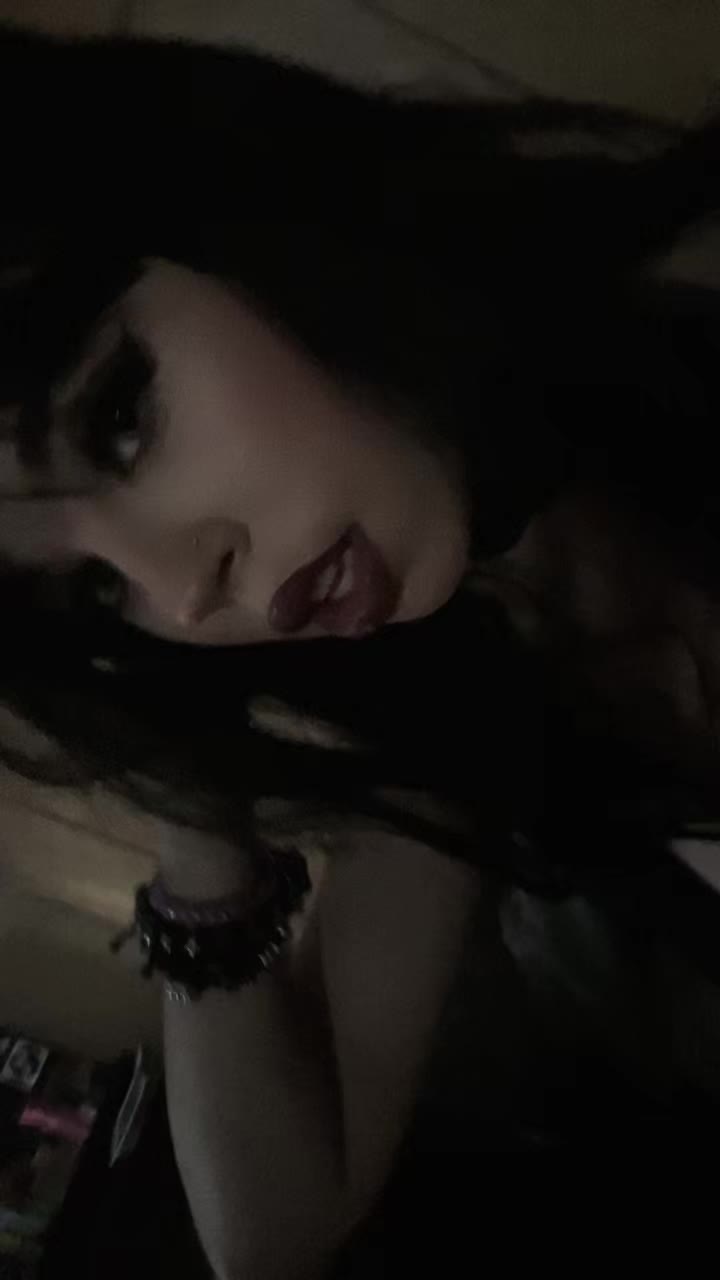 @yourfavmilffff
