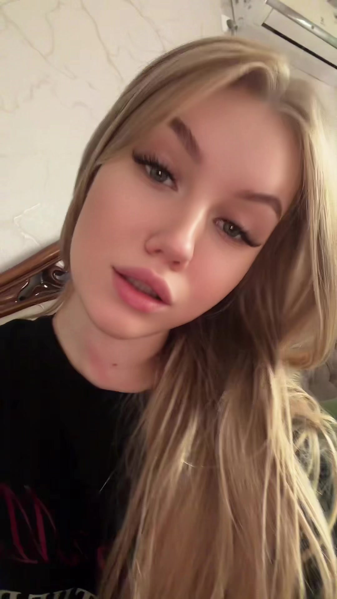 @mikova