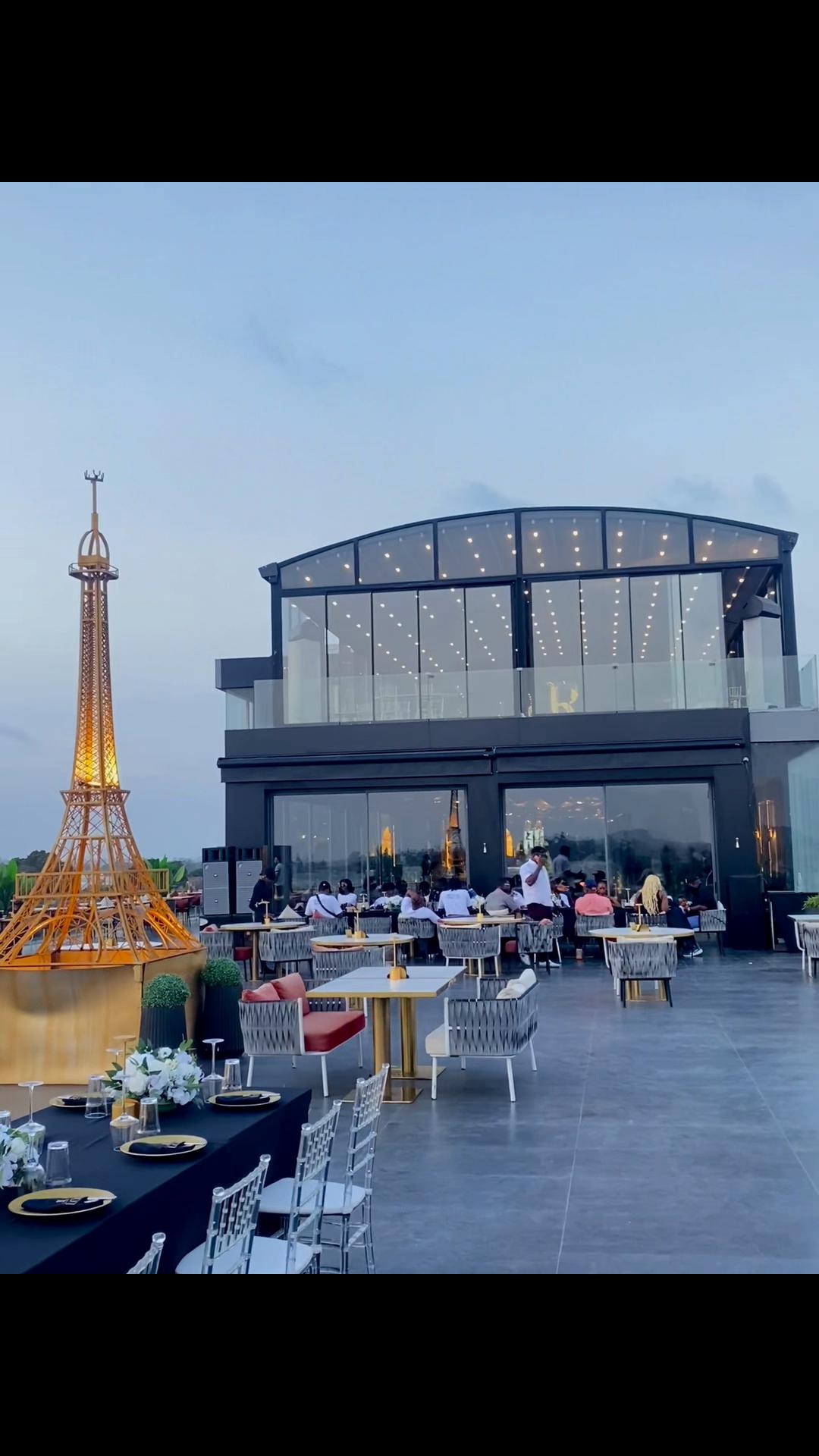@Paris Blesz