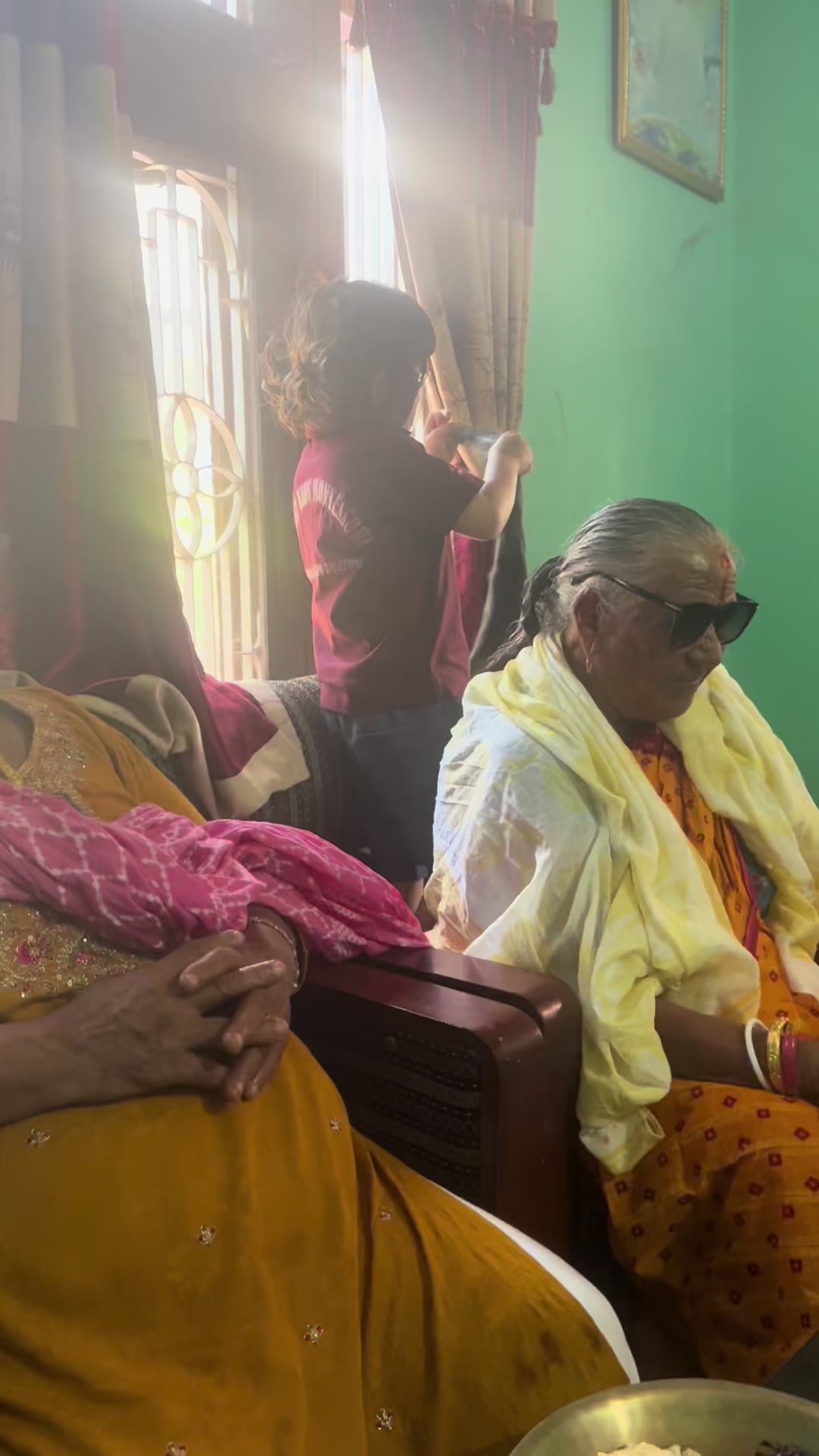 @राधा आचार्य