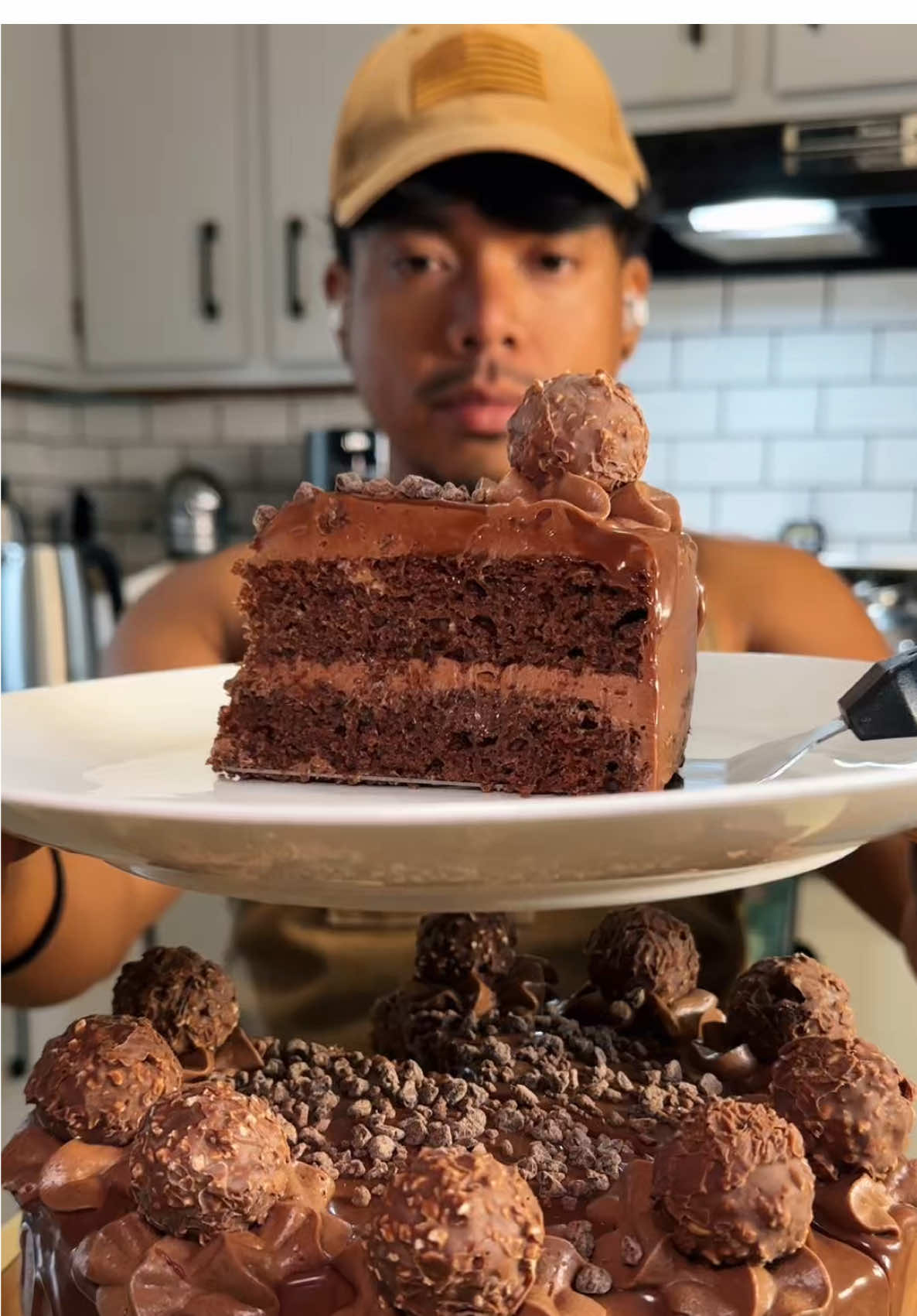 @theshirtlesshomebaker