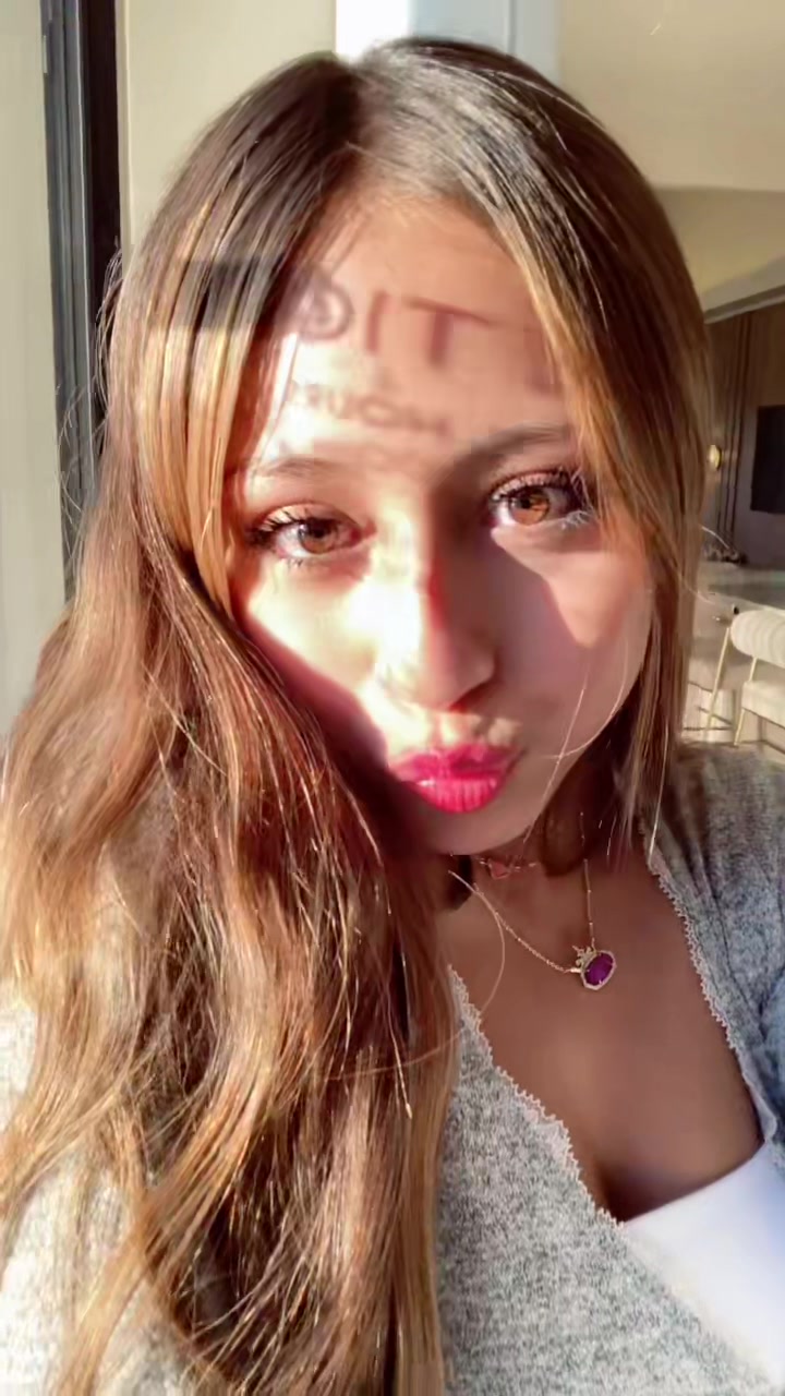 @Isabella