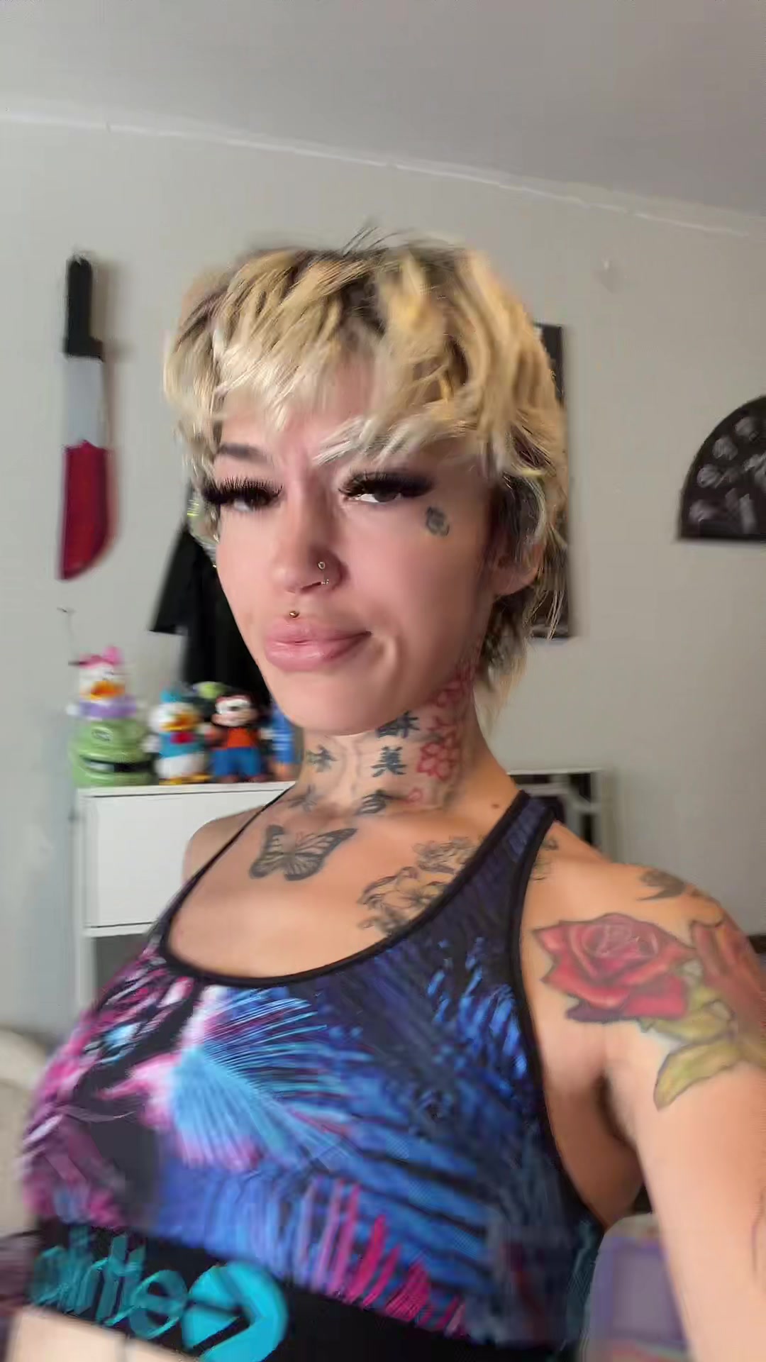 @♕