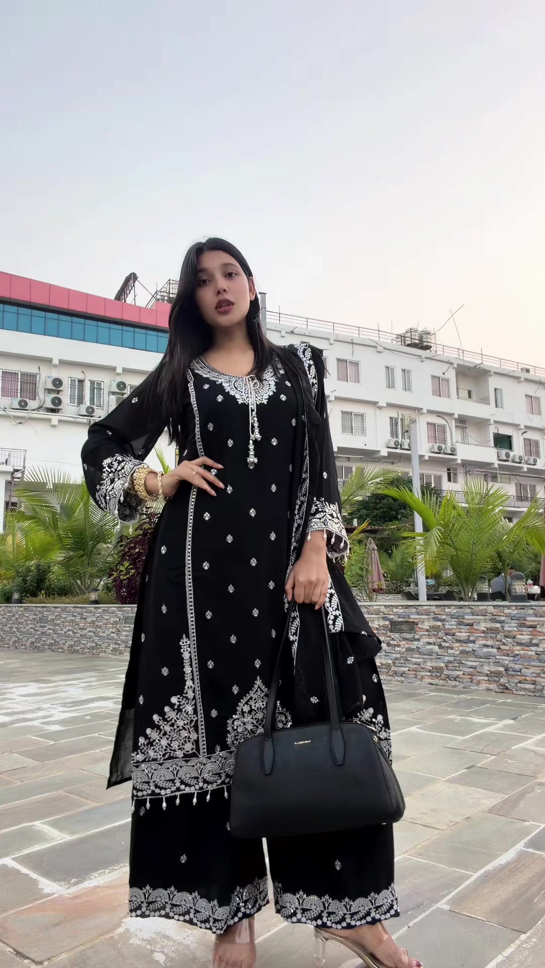 @Anu🇳🇵