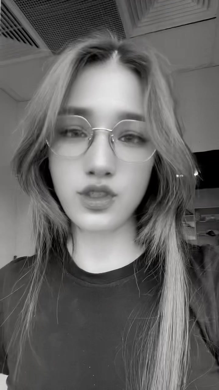 @🌗❤️🤍
