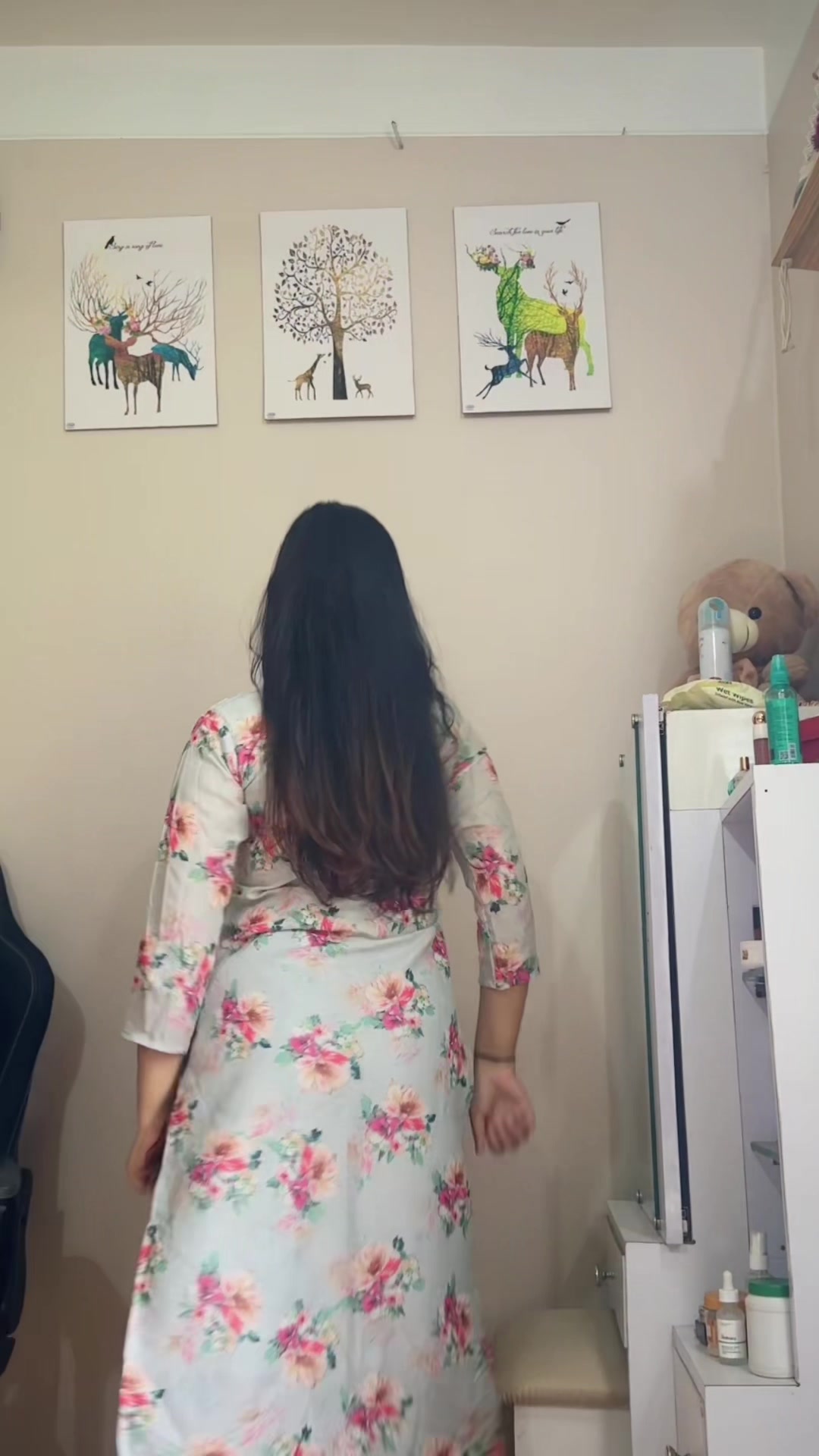 @AKRITI👑